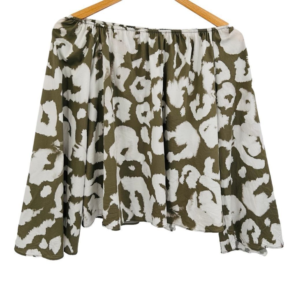 Elizabeth and James off shoulder cropped green and offwhite print top size small